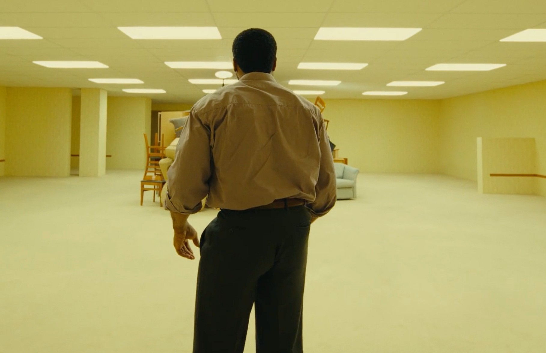 The 'Backrooms' Trailer Is a Suffocating Descent Into Terror!