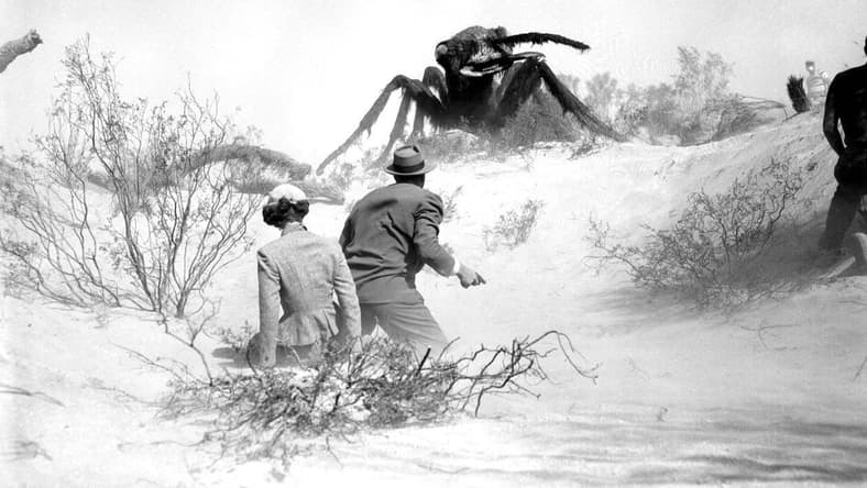 [Rumor] Warner Bros. Eyeing Glen Powell for Remake of 1954 Sci-Fi Horror 'Them!'