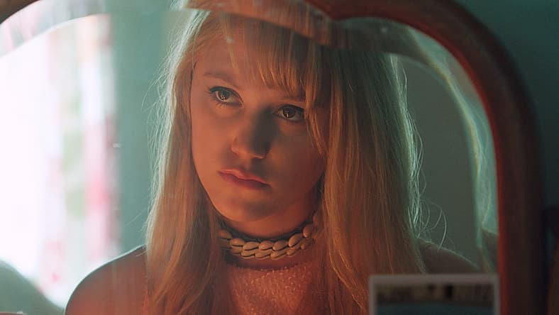 Maika Monroe in It Follows