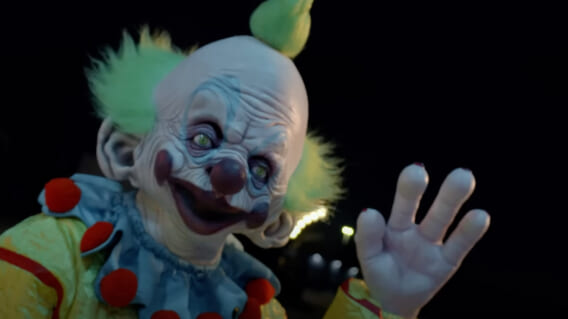 Killer Klowns short 568x319 - Official New 'Killer Klowns From Outer Space' Short Film For Halloween Horror Nights Absolutely Crushes It [Video]