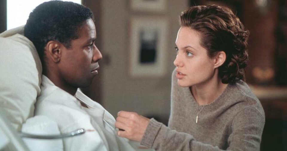 angelina jolie once confessed she had the best sx with denzel washington in the bone collector movie 001 960x504 - "One film was just not enough": Terrific Denzel Washington Thriller Now On Peacock