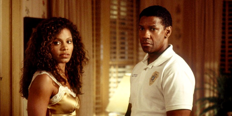 out of time4 feat4 - Fans Discover Steamy Denzel Washington Thriller Is Now Streaming On HBO's Max: "So many twists and turns."