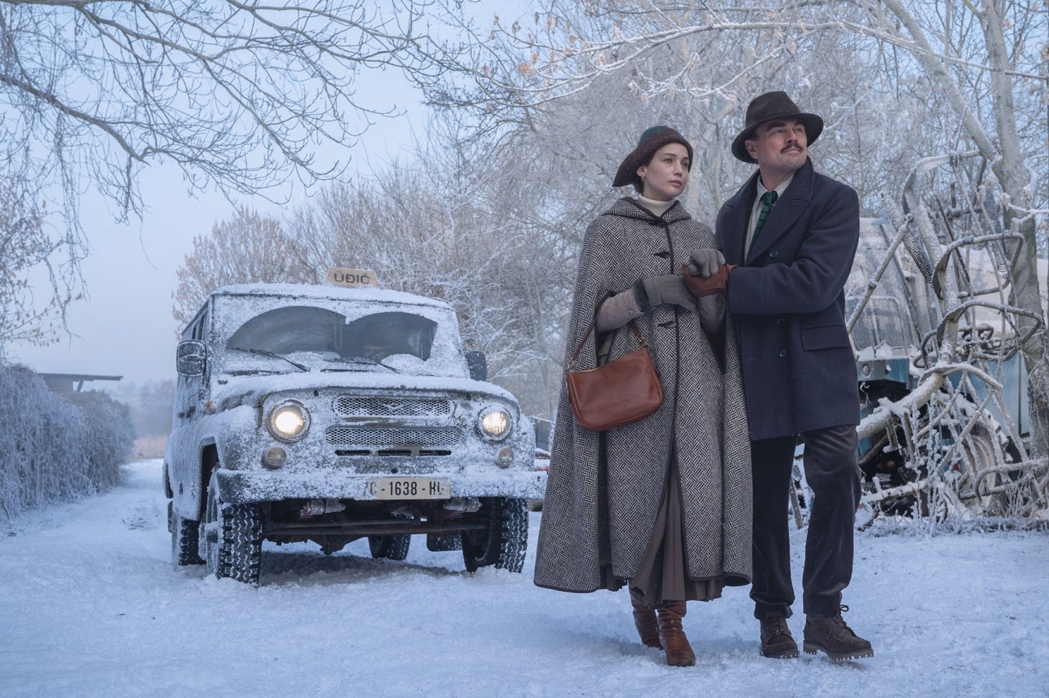 Martin Scorsese Shares First Photo of Leonardo DiCaprio and Jennifer Lawrence in ‘What Happens at Night’!