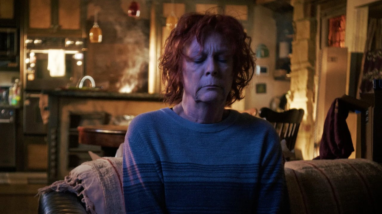 Jamie Lee Curtis Shows Off Red Hair in First Look at Psychological Horror Film, ‘Sender’