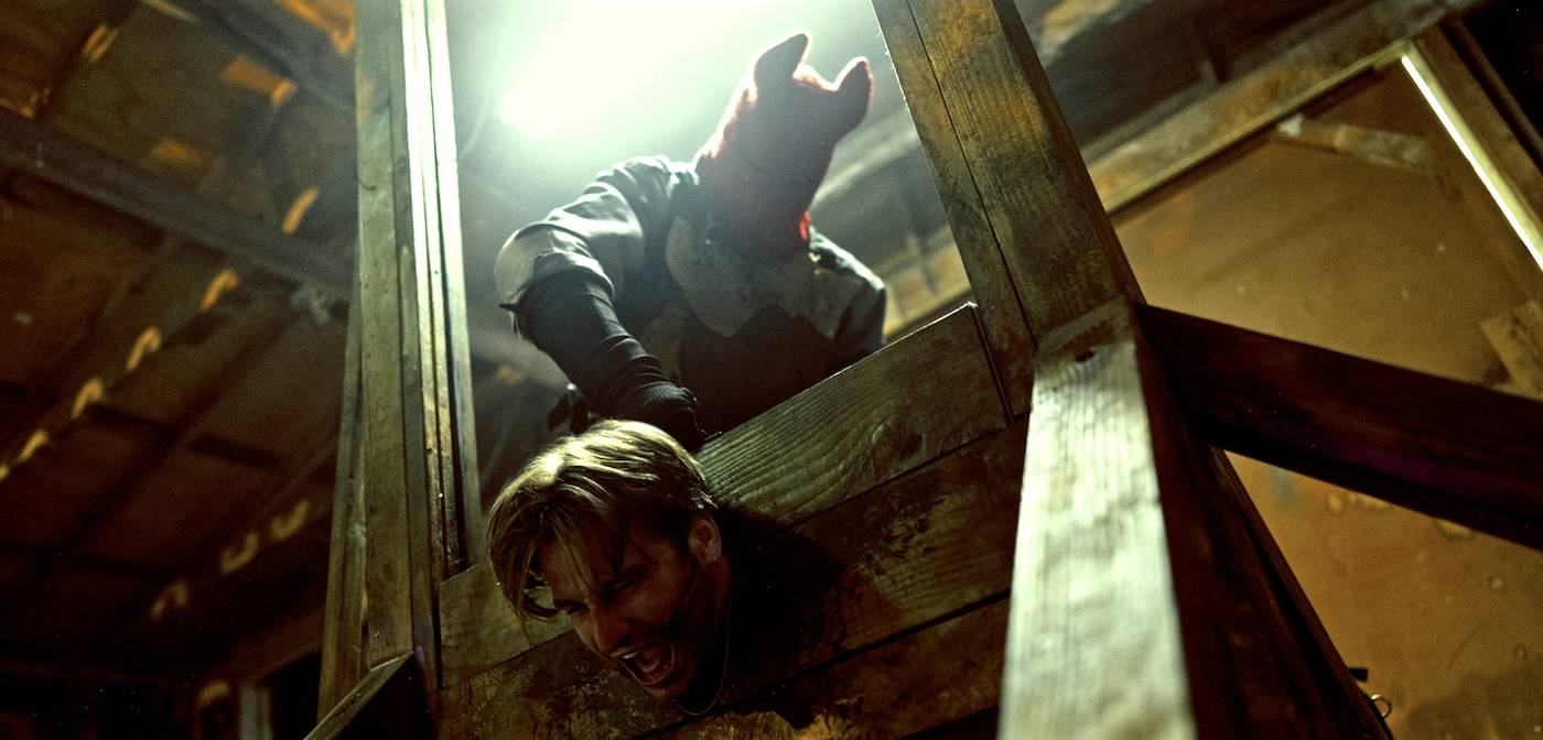 Heads Will Roll: Derek Mears Brings the Guillotine Down in First Images From Scott Milam’s Pulp Horror ‘dATE’